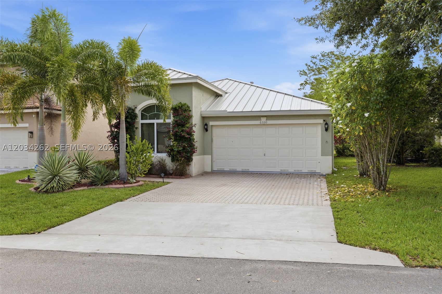 REGENCY LAKES AT COCONUT - Residential
