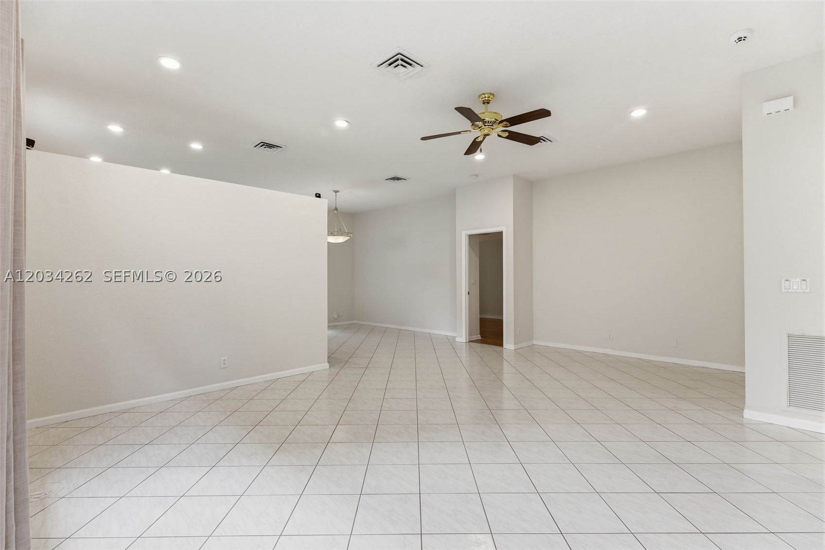 REGENCY LAKES AT COCONUT - Residential