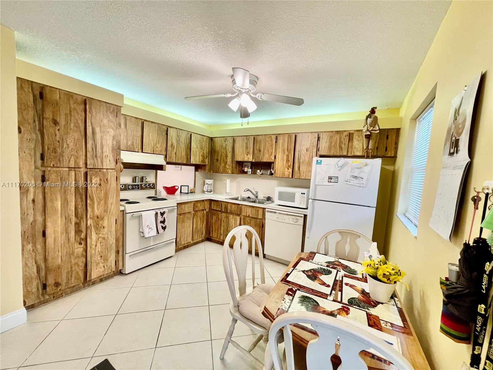 VILLAS OF CARRIAGE HILLS - Residential