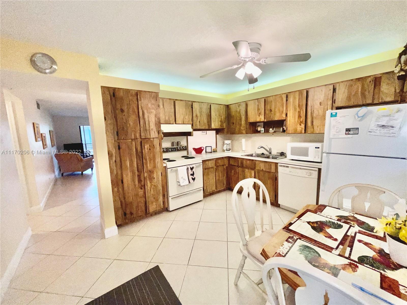 VILLAS OF CARRIAGE HILLS - Residential