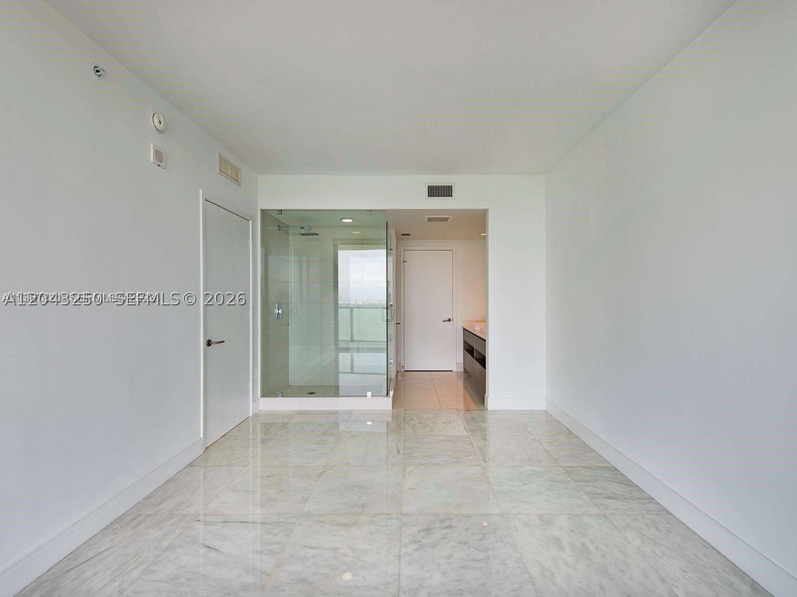 ICON BAY CONDO - Residential Lease