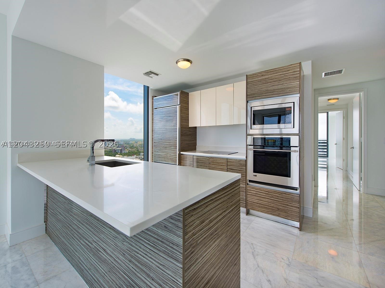 ICON BAY CONDO - Residential Lease