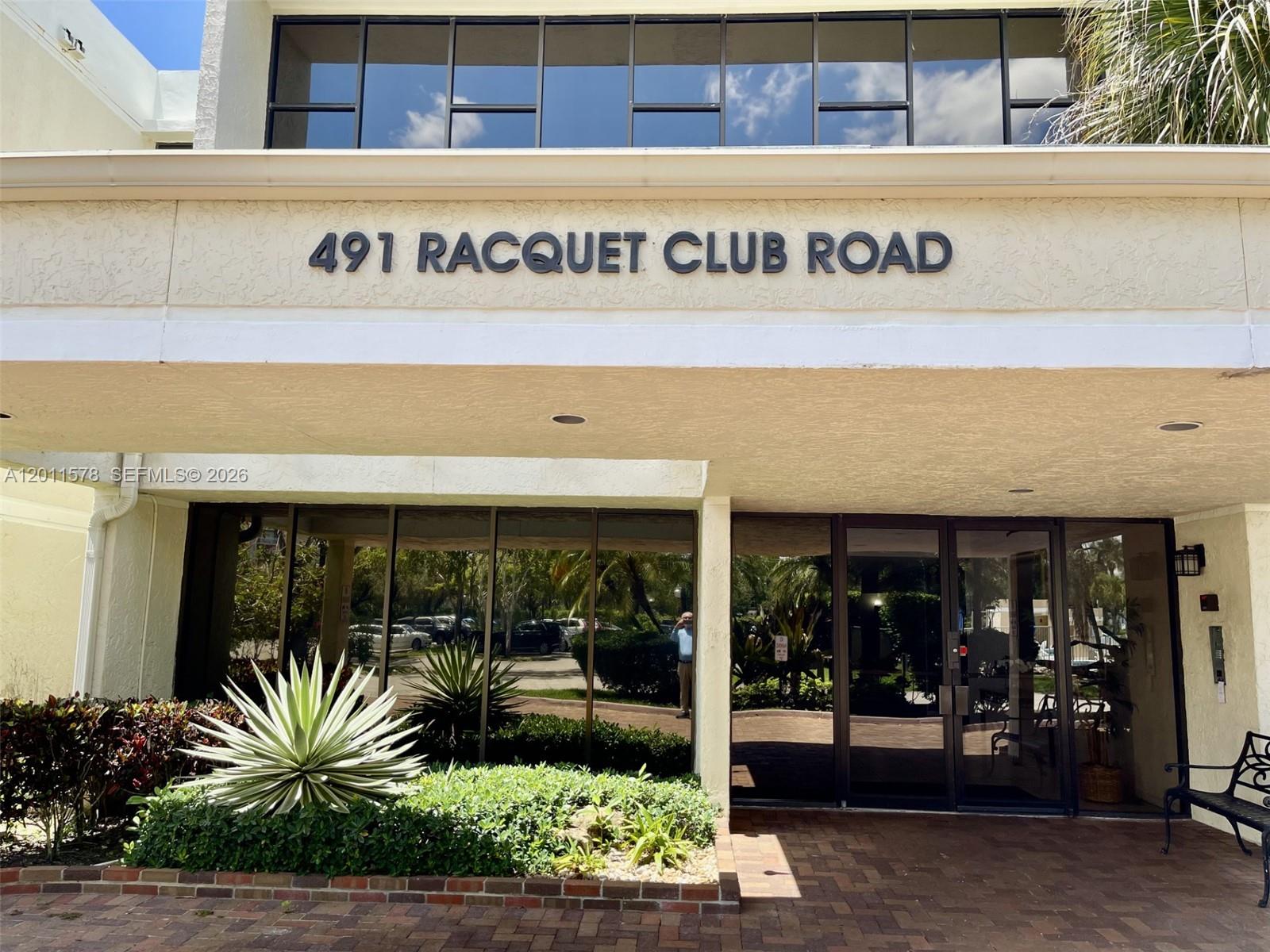 BLDG 130 OF COUNTRY CLUB - Residential