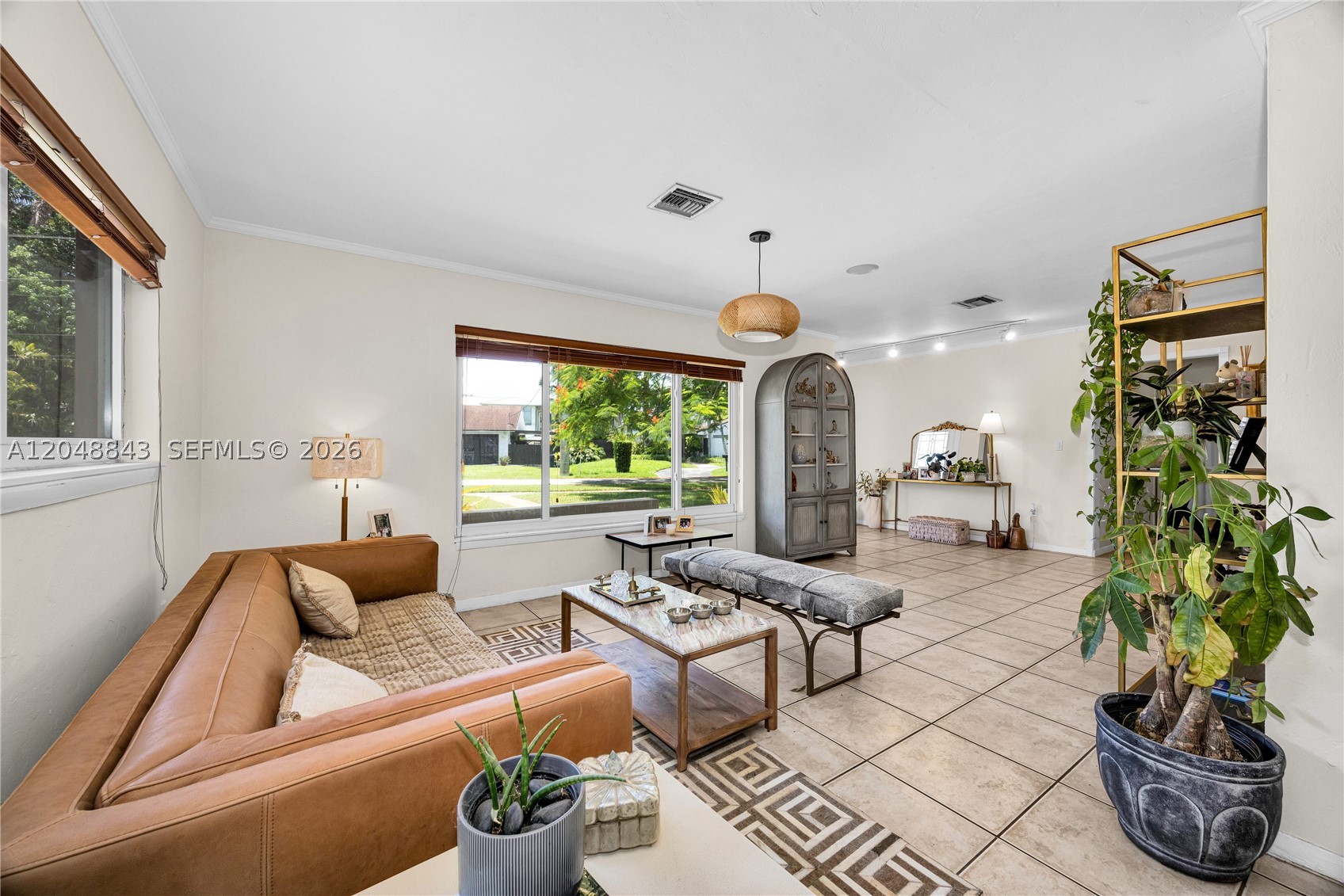 BEVERLY GARDENS - Land