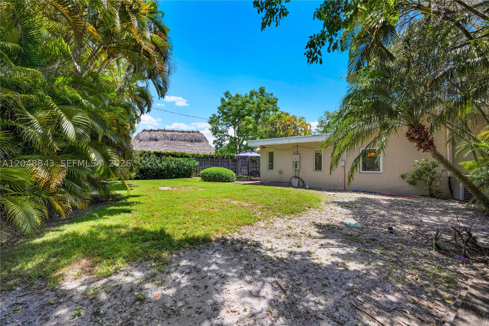 BEVERLY GARDENS - Land