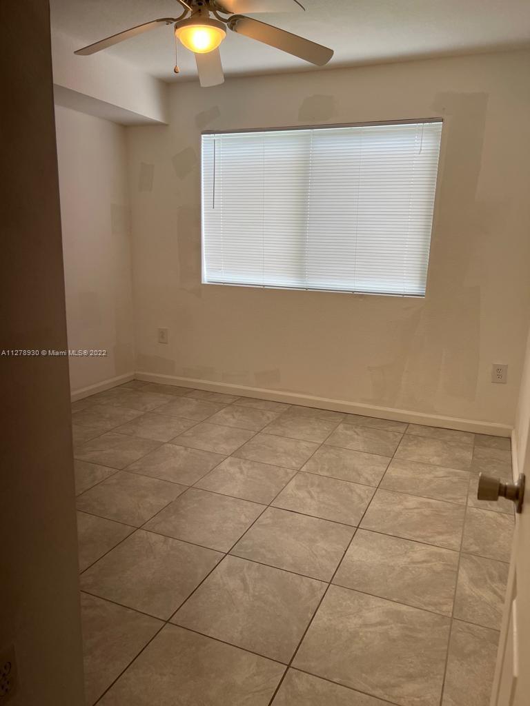 VISTA TRACE 4 CONDO - Residential Lease