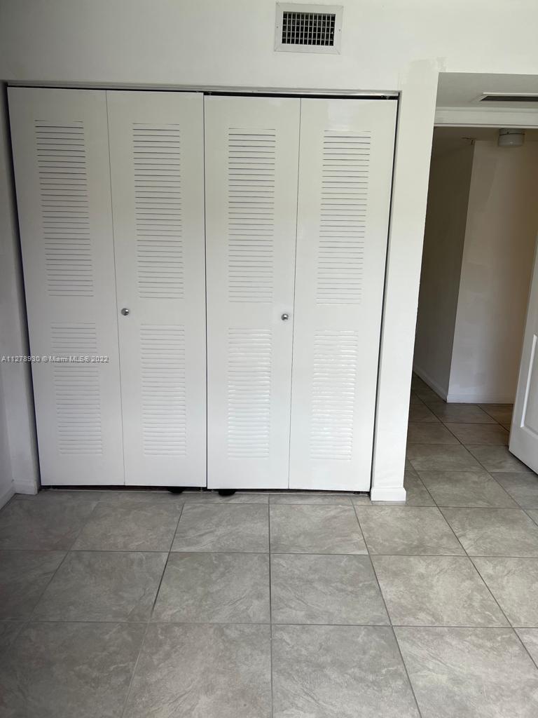 VISTA TRACE 4 CONDO - Residential Lease