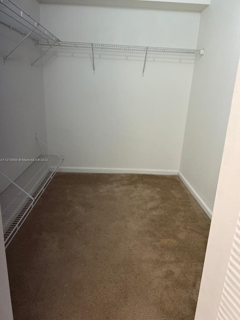 VISTA TRACE 4 CONDO - Residential Lease