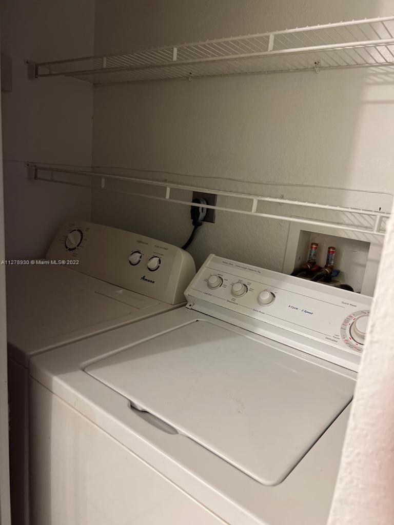 VISTA TRACE 4 CONDO - Residential Lease