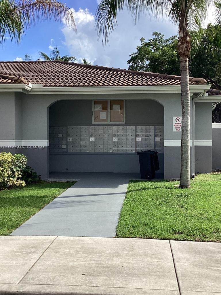 VISTA TRACE 4 CONDO - Residential Lease