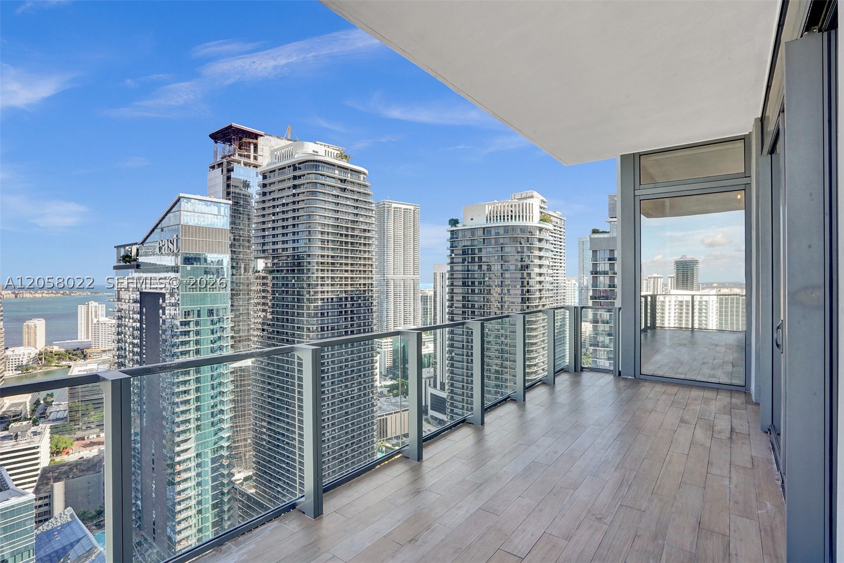 RISE CONDO - Residential