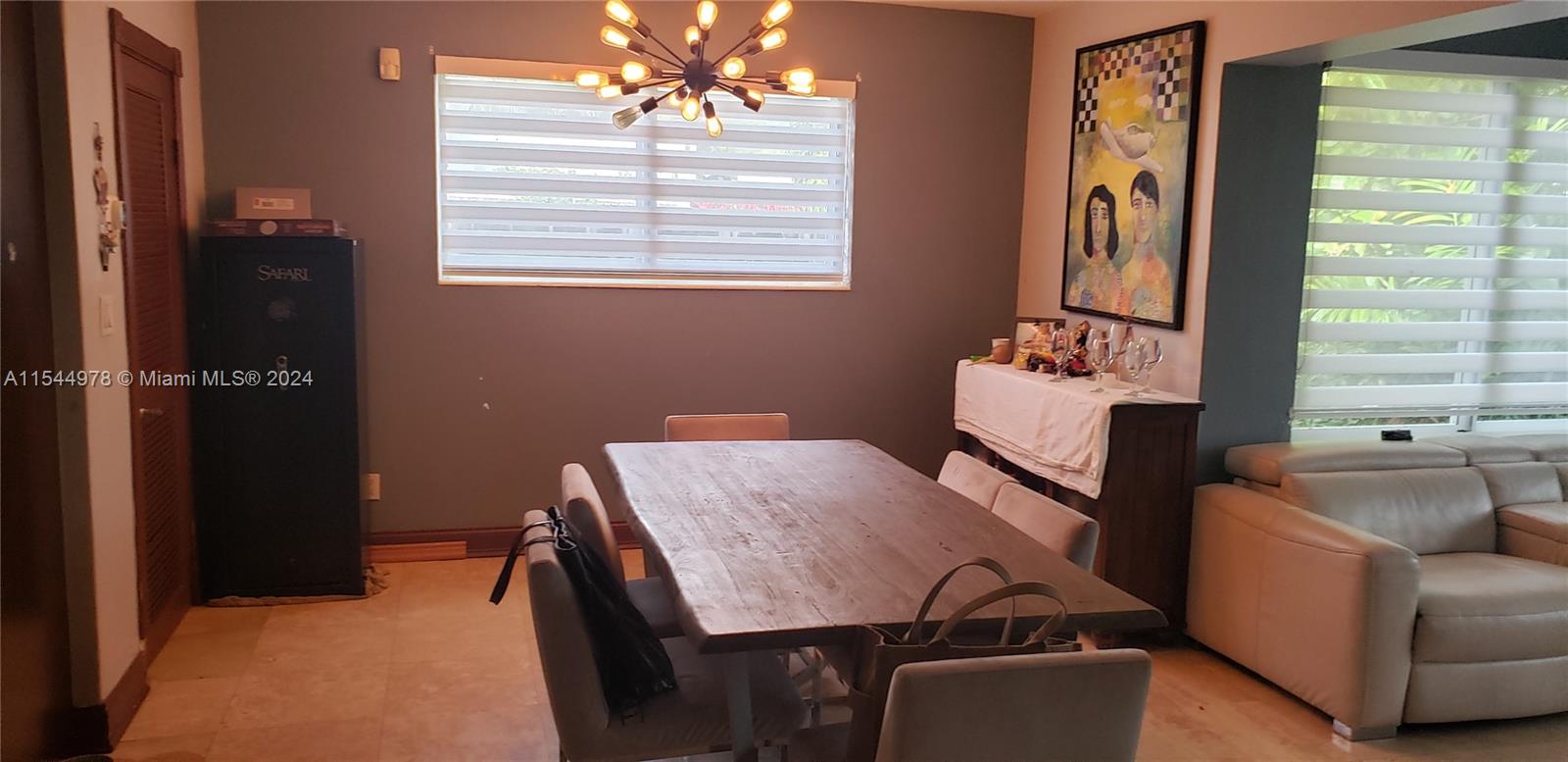 MIRACLE MANOR 5TH ADDN - Residential