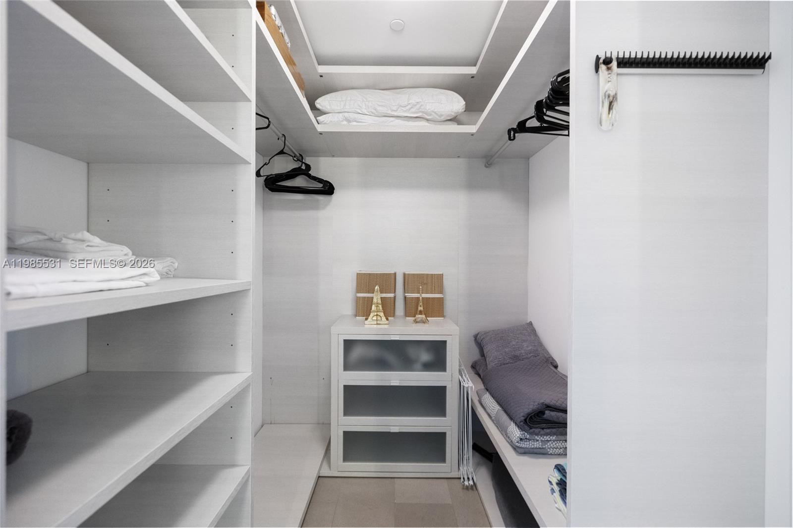 RISE CONDO - Residential