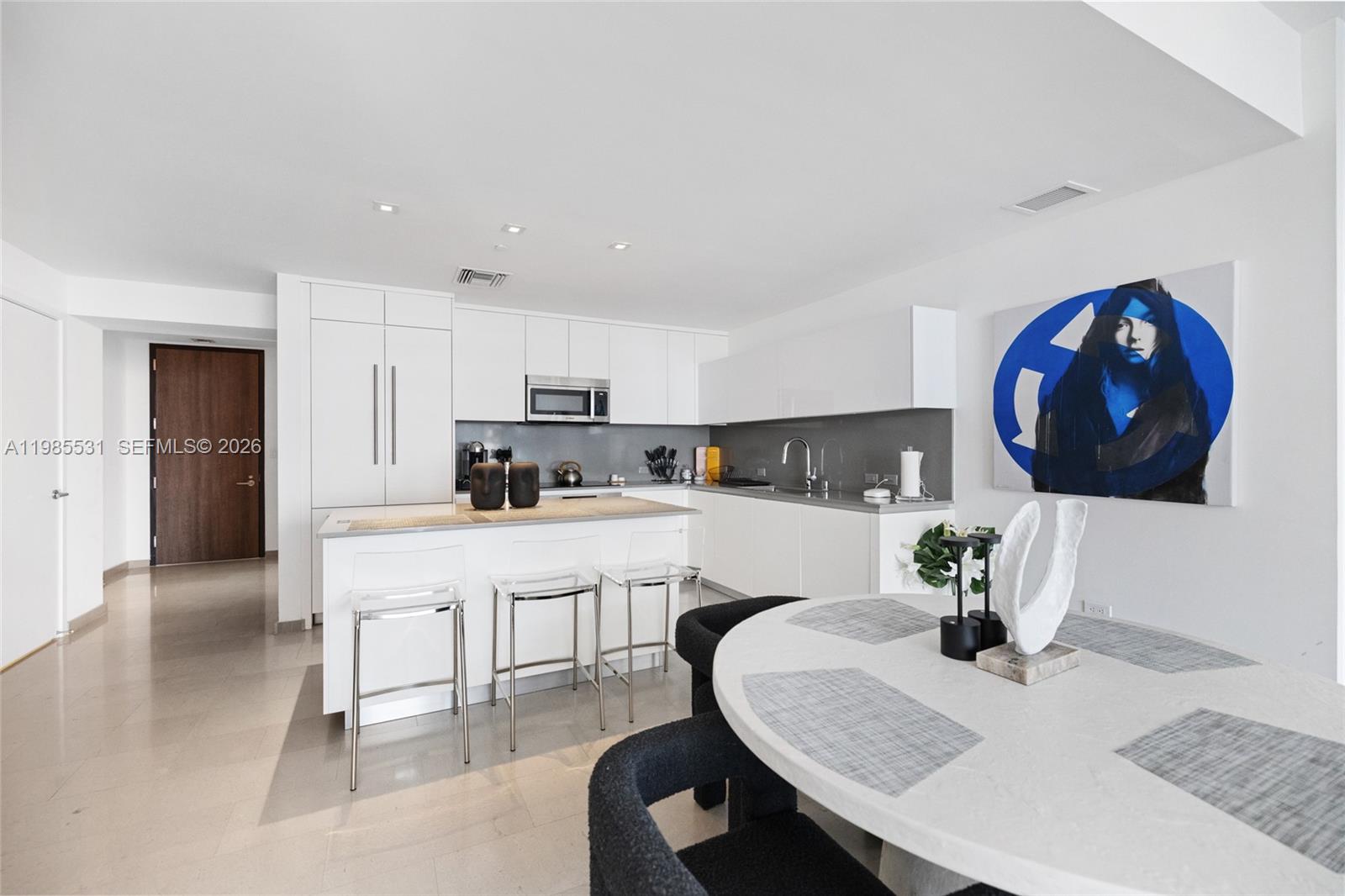 RISE CONDO - Residential