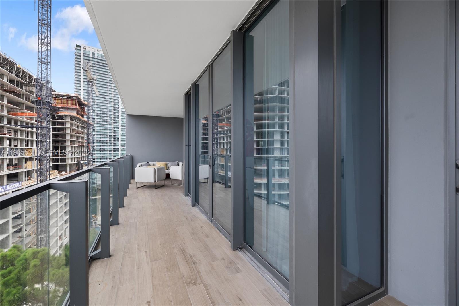 RISE CONDO - Residential