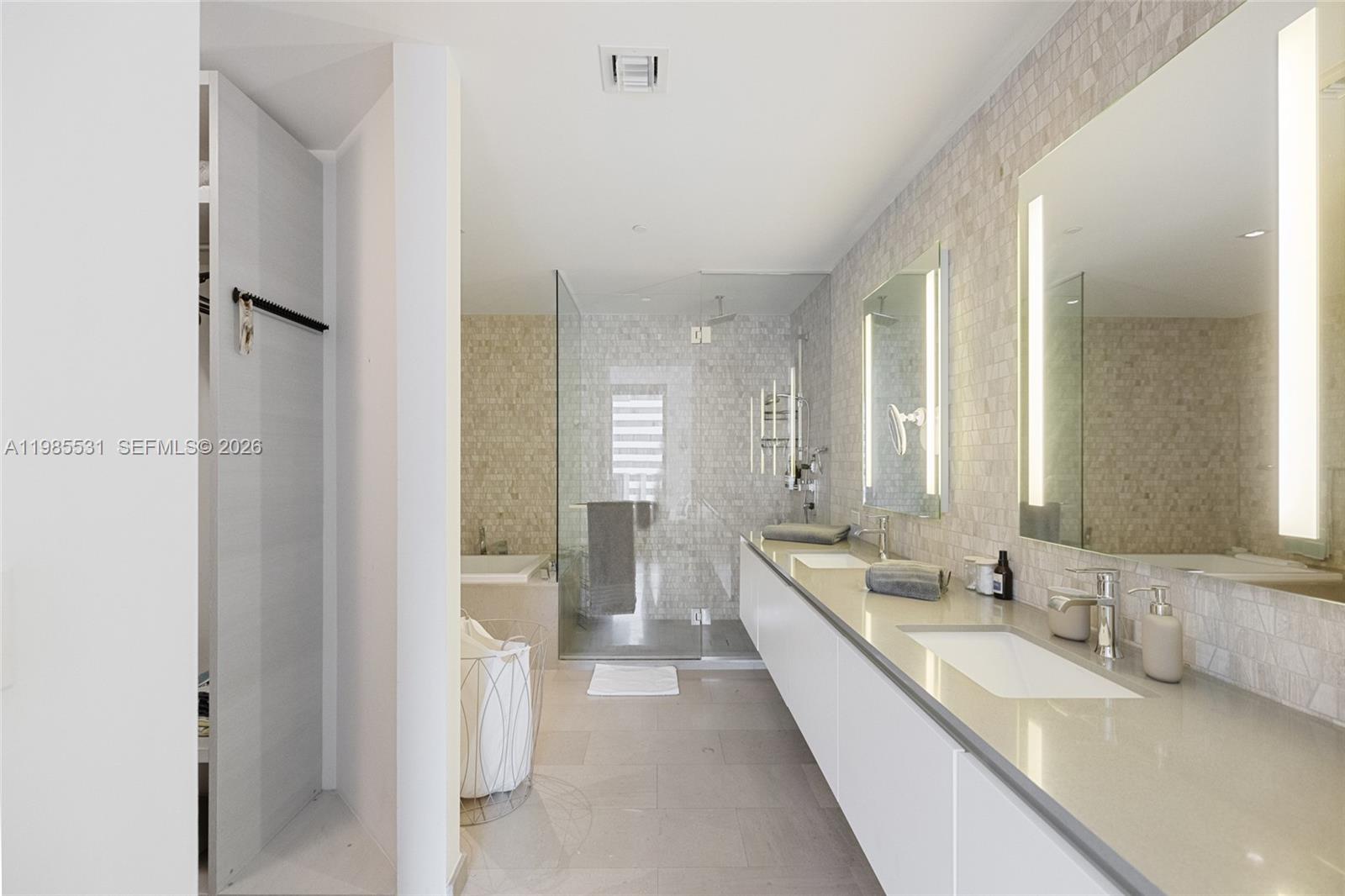 RISE CONDO - Residential