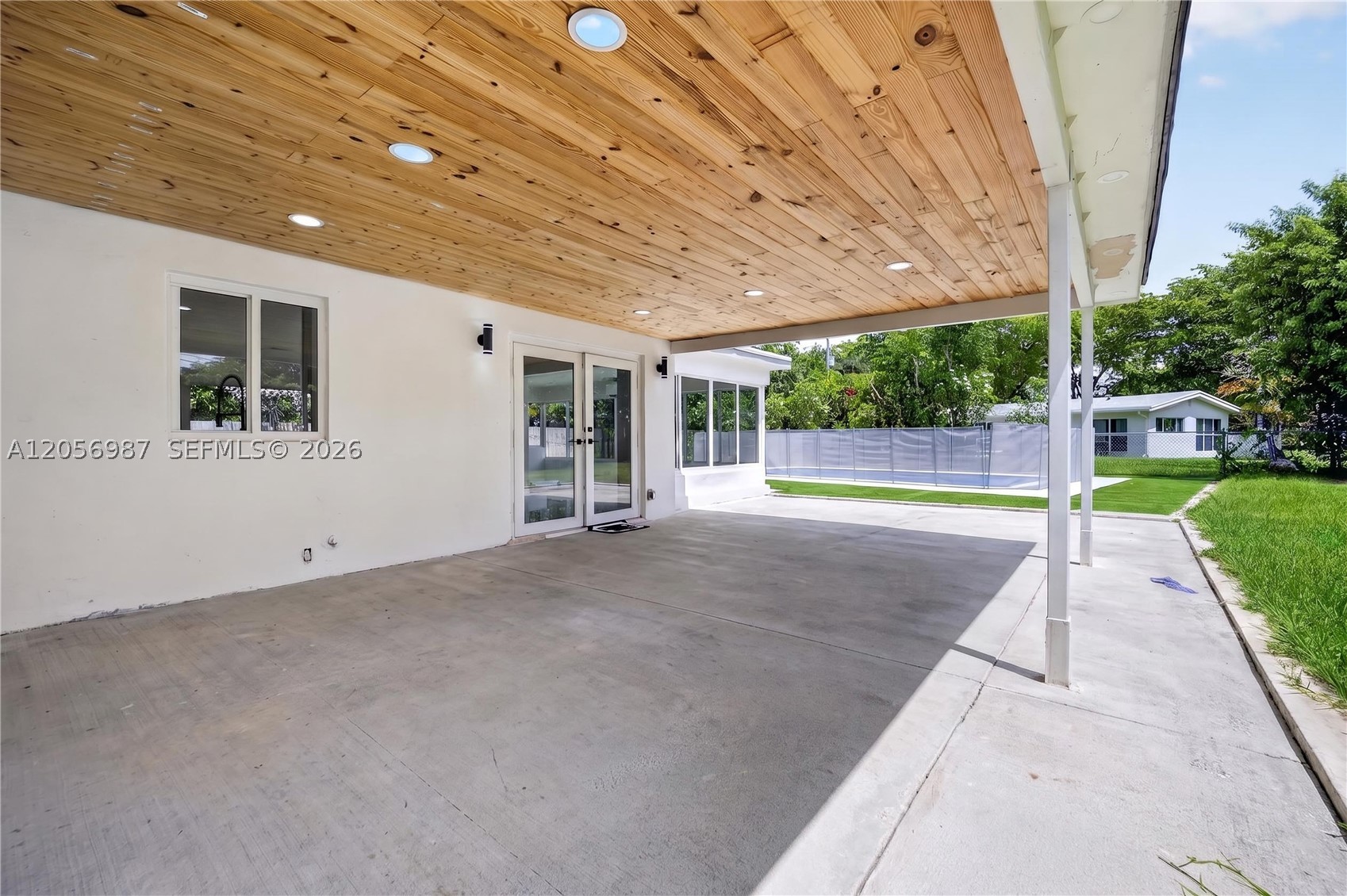 LAWN ACRES - Residential