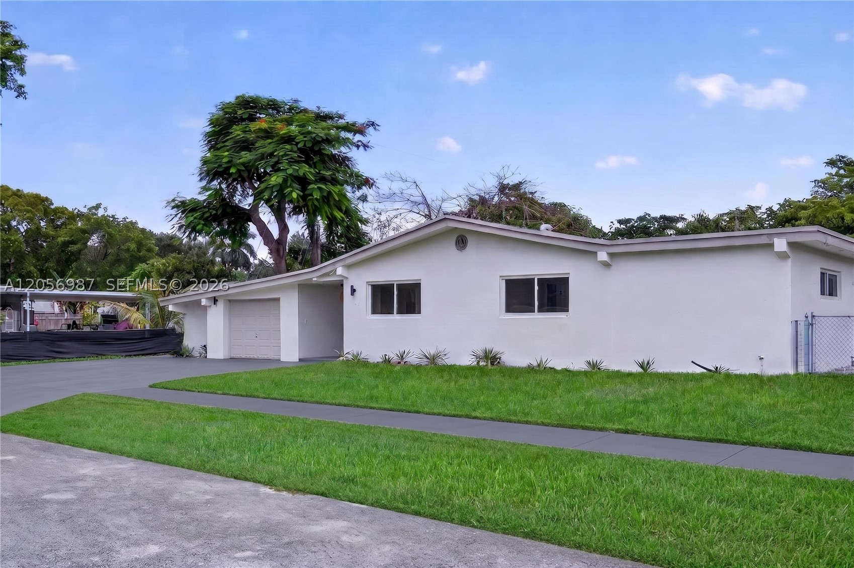LAWN ACRES - Residential