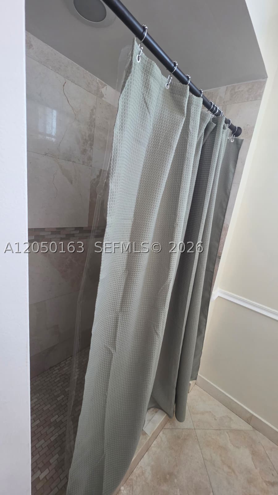 MIDTOWN LOFTS CONDO - Residential Lease
