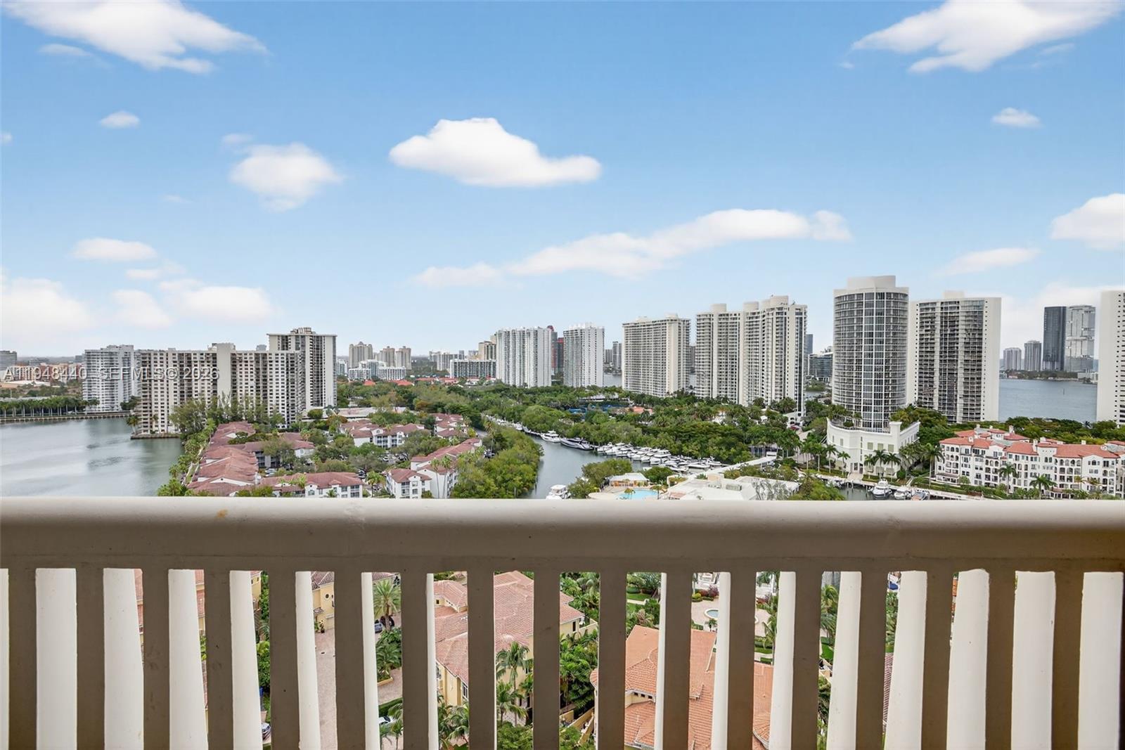 1000 ISL BLVD WILLIAMS IS - Residential