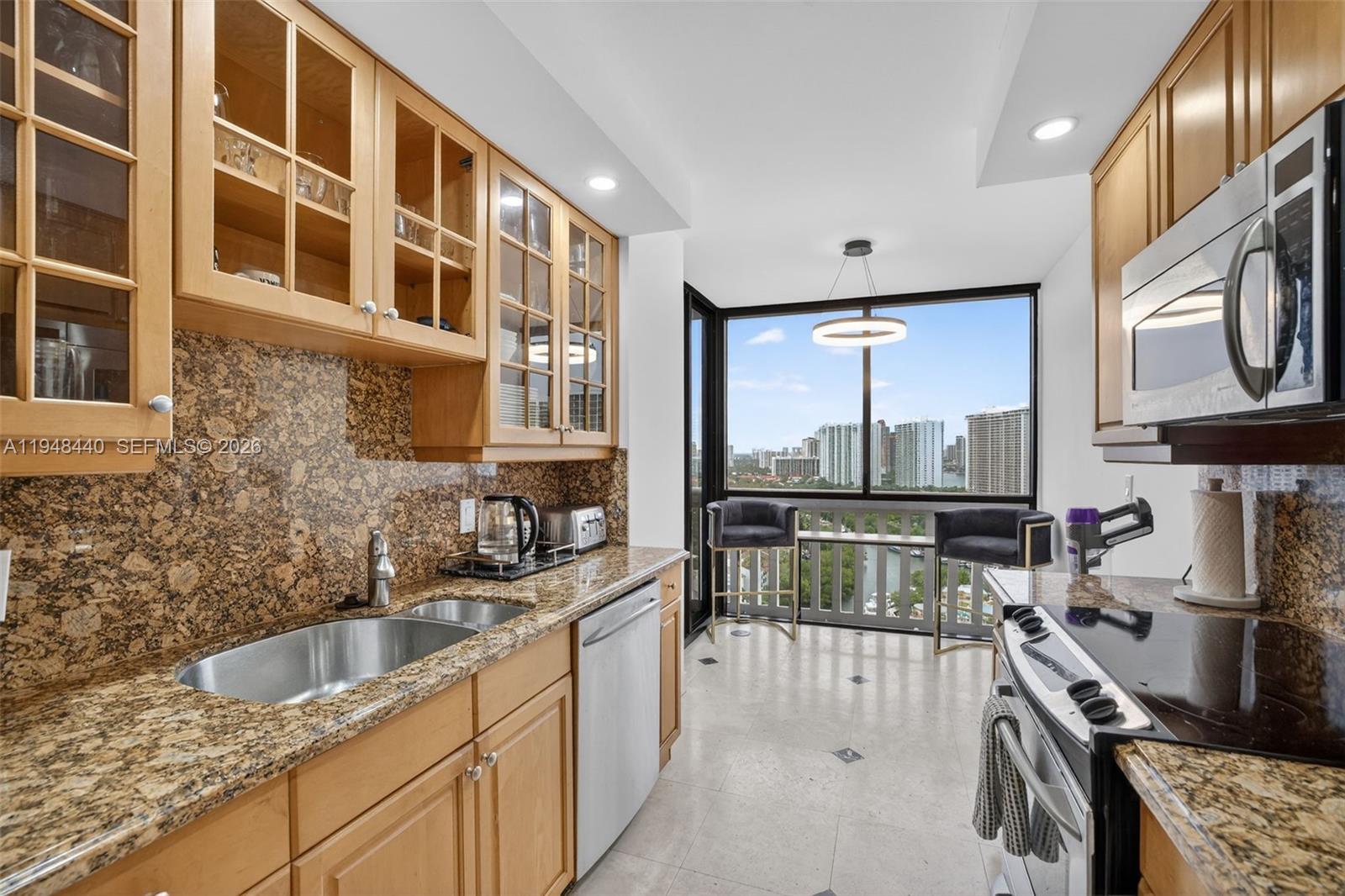 1000 ISL BLVD WILLIAMS IS - Residential
