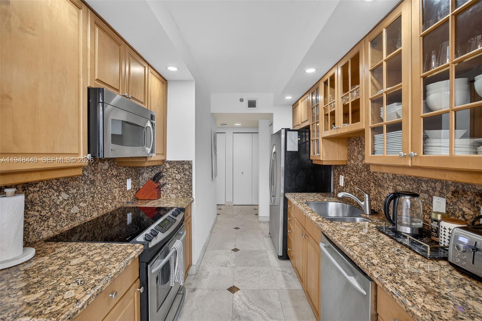 1000 ISL BLVD WILLIAMS IS - Residential