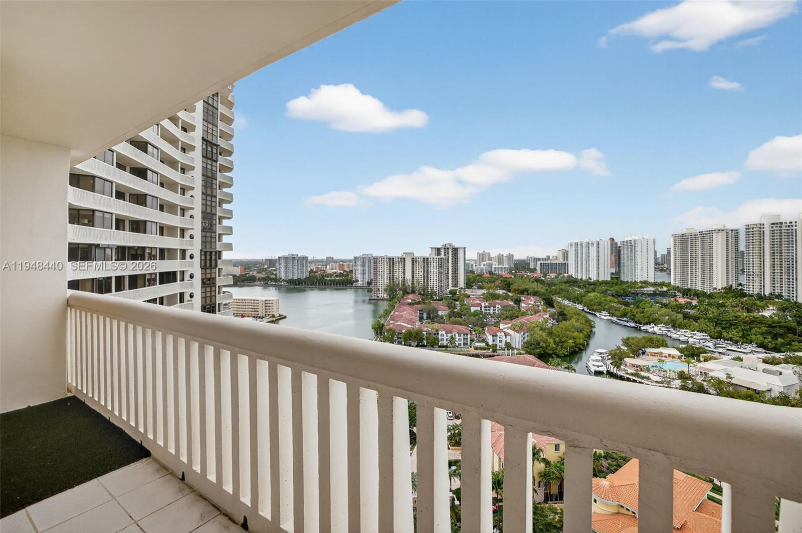 1000 ISL BLVD WILLIAMS IS - Residential