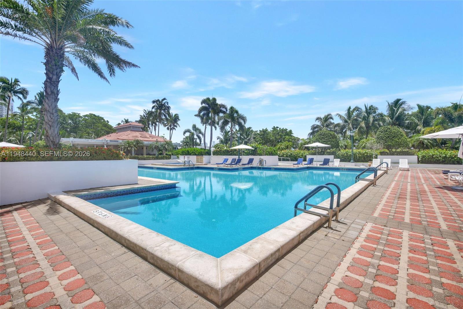 1000 ISL BLVD WILLIAMS IS - Residential