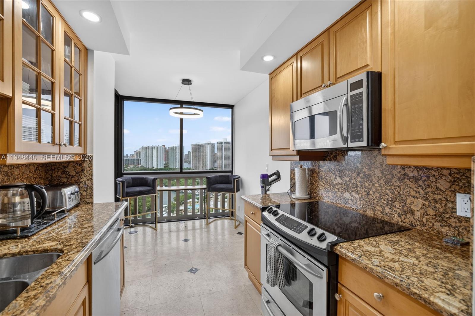1000 ISL BLVD WILLIAMS IS - Residential