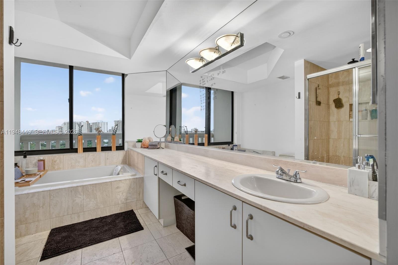 1000 ISL BLVD WILLIAMS IS - Residential
