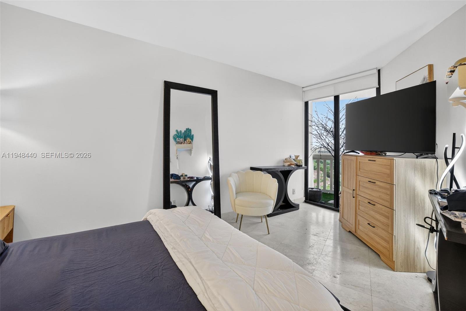 1000 ISL BLVD WILLIAMS IS - Residential