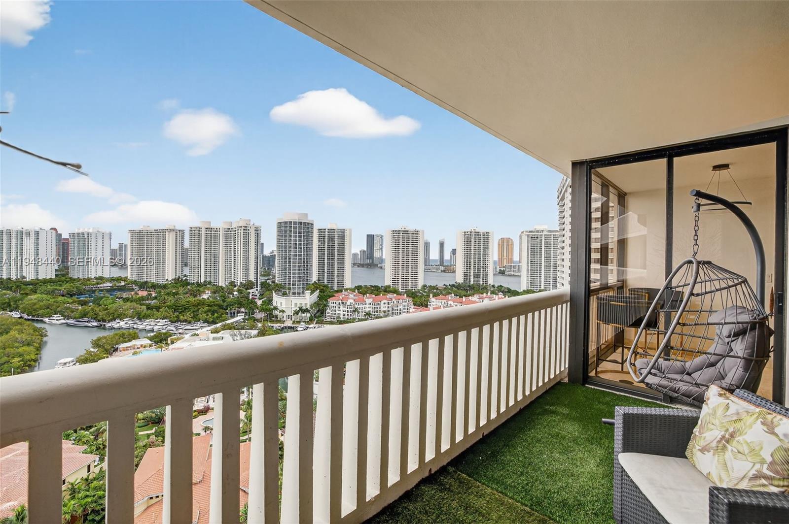 1000 ISL BLVD WILLIAMS IS - Residential