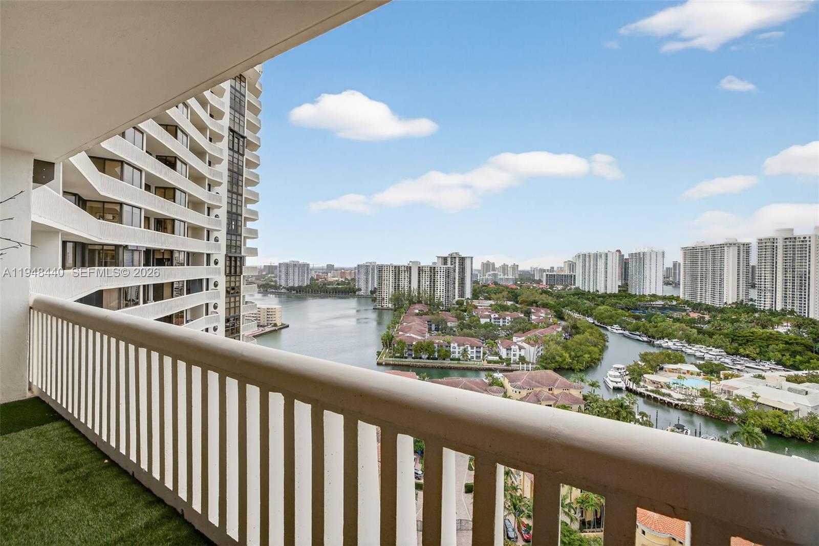 1000 ISL BLVD WILLIAMS IS - Residential