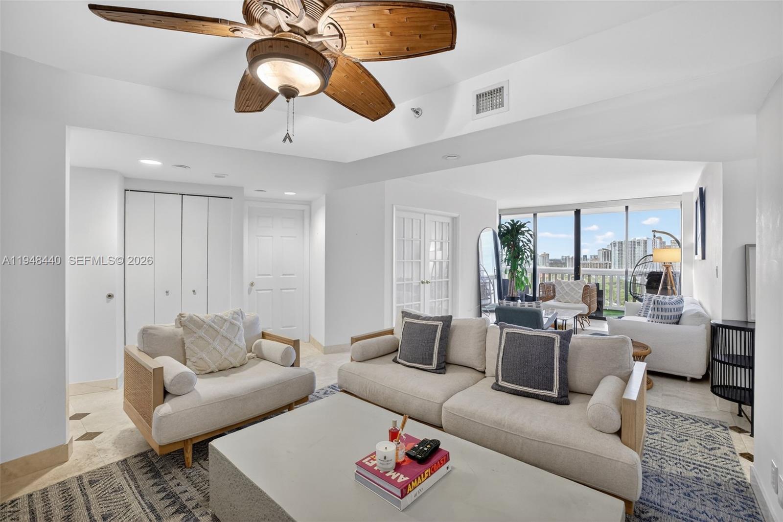 1000 ISL BLVD WILLIAMS IS - Residential