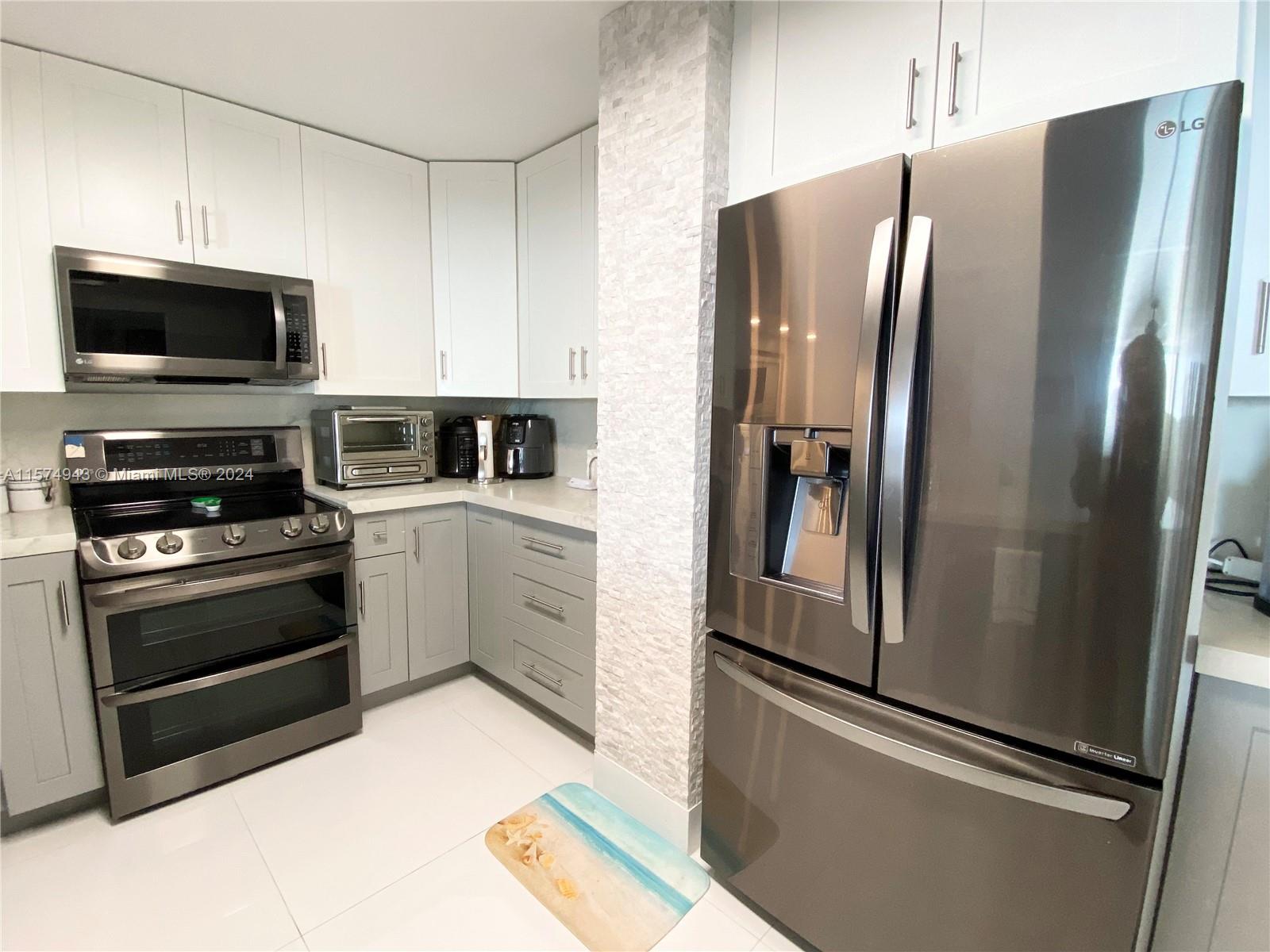 OCEAN PARK CONDO - Residential Lease