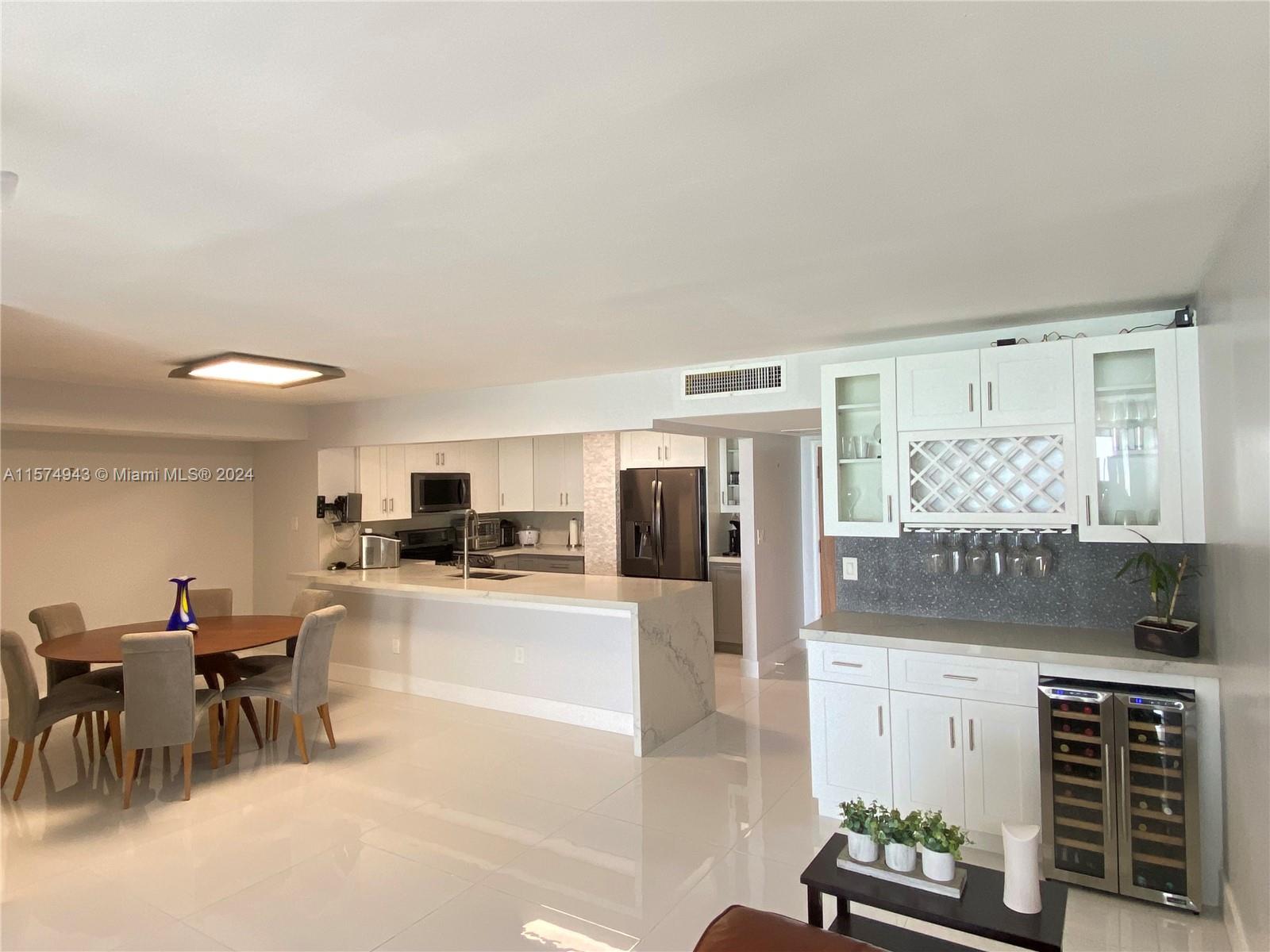 OCEAN PARK CONDO - Residential Lease