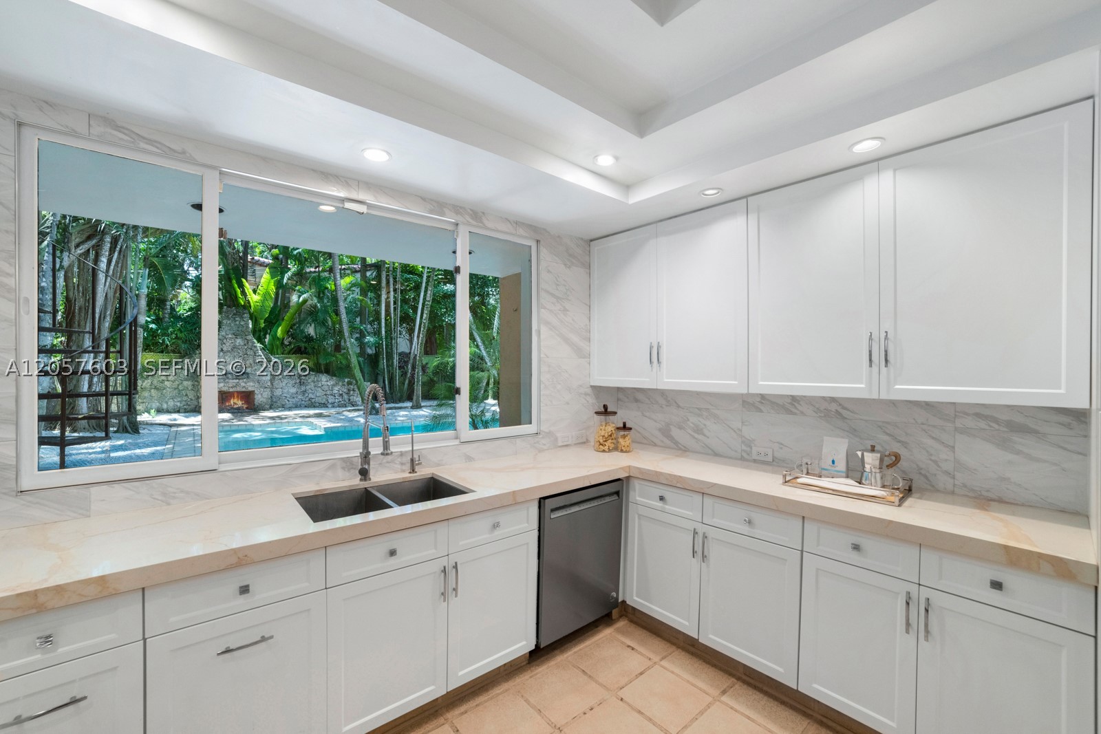SUNSHINE VILLAS - Residential