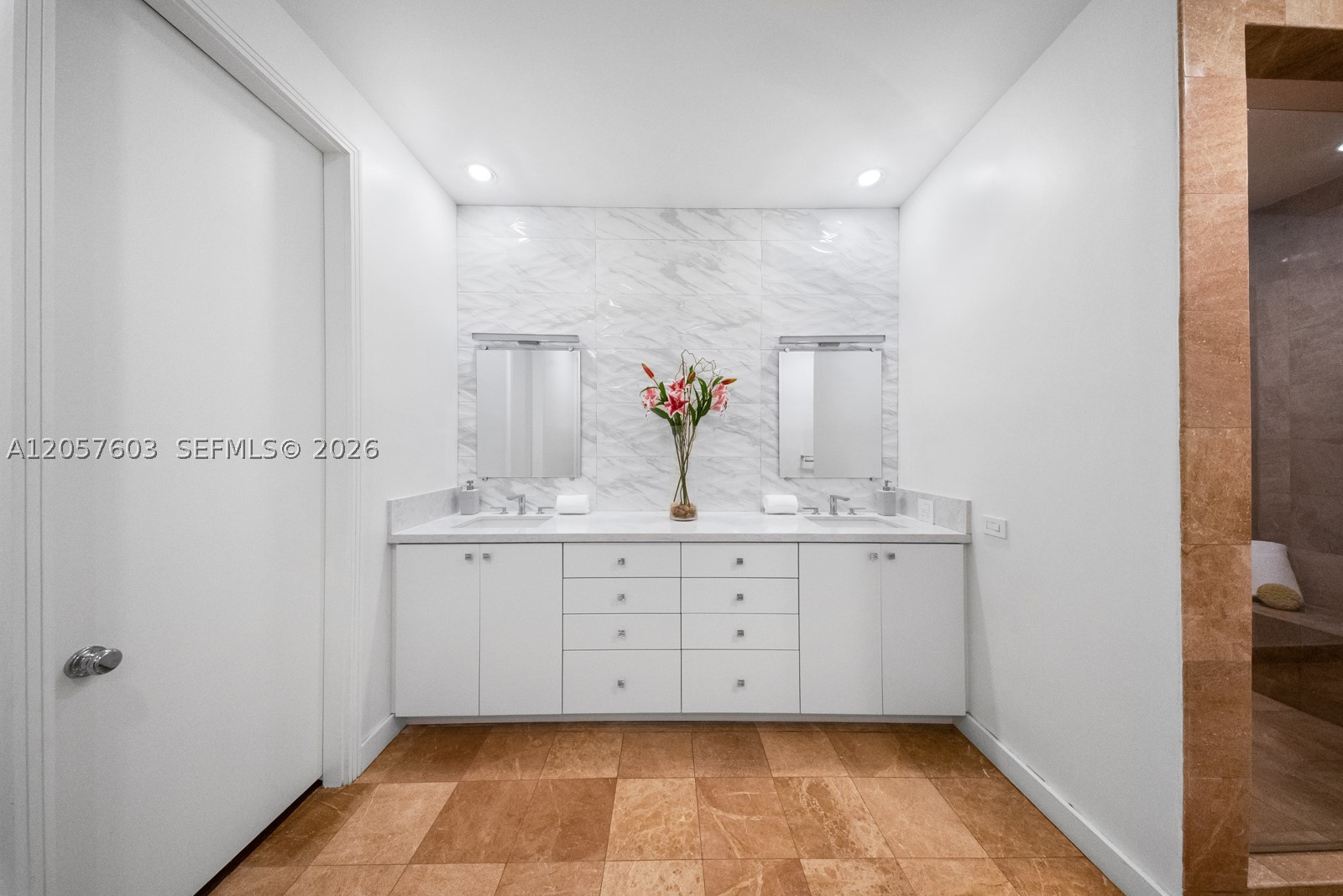 SUNSHINE VILLAS - Residential