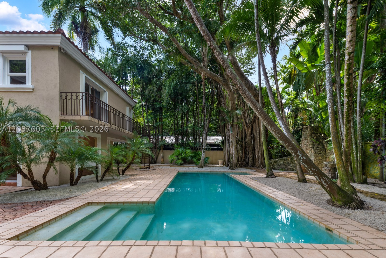SUNSHINE VILLAS - Residential