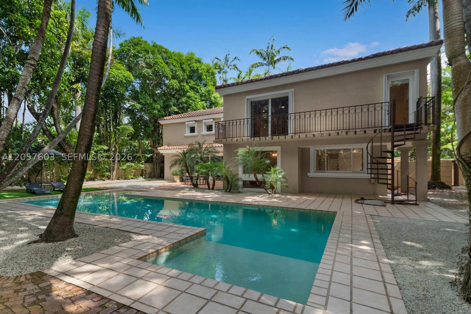 SUNSHINE VILLAS - Residential