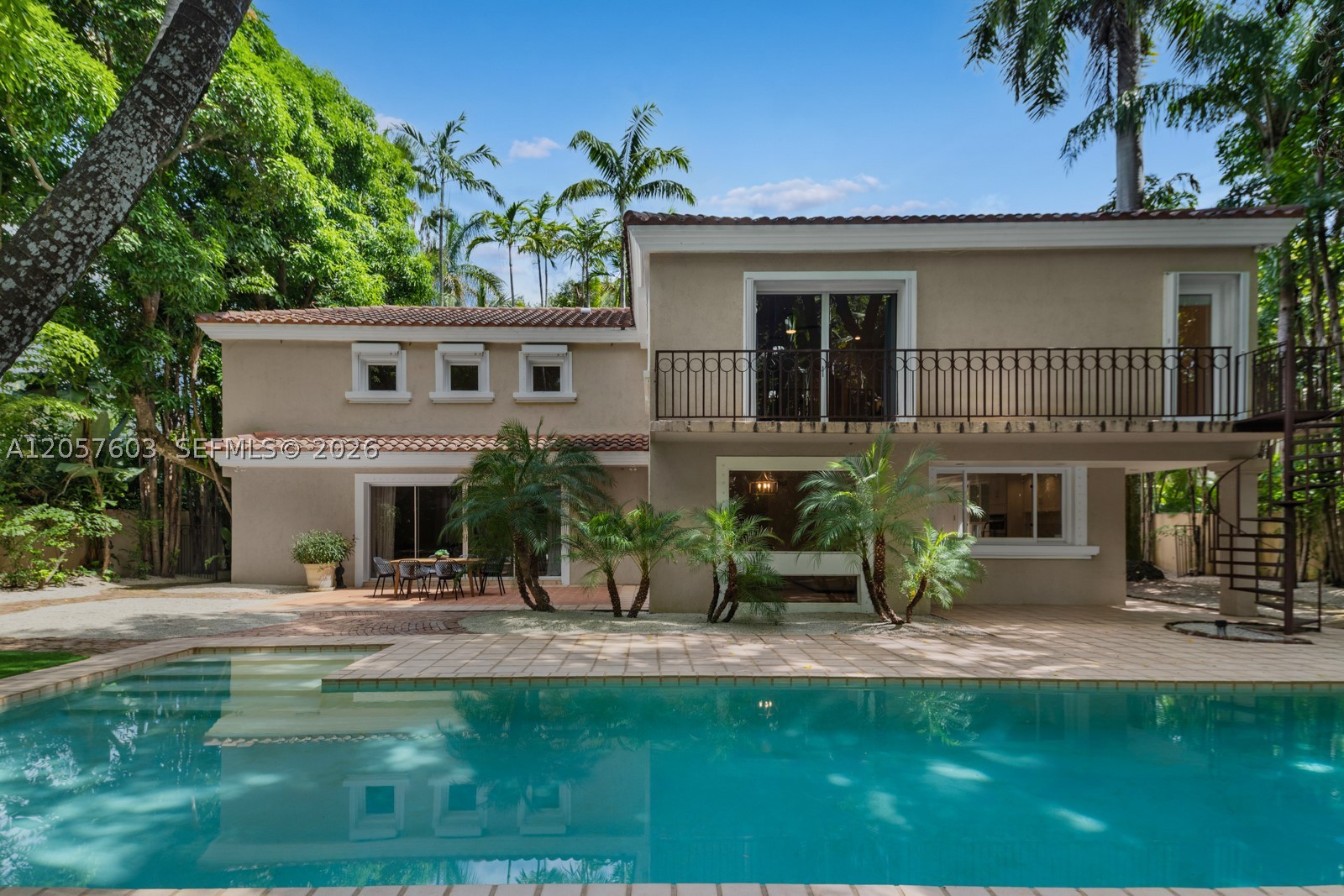 SUNSHINE VILLAS - Residential