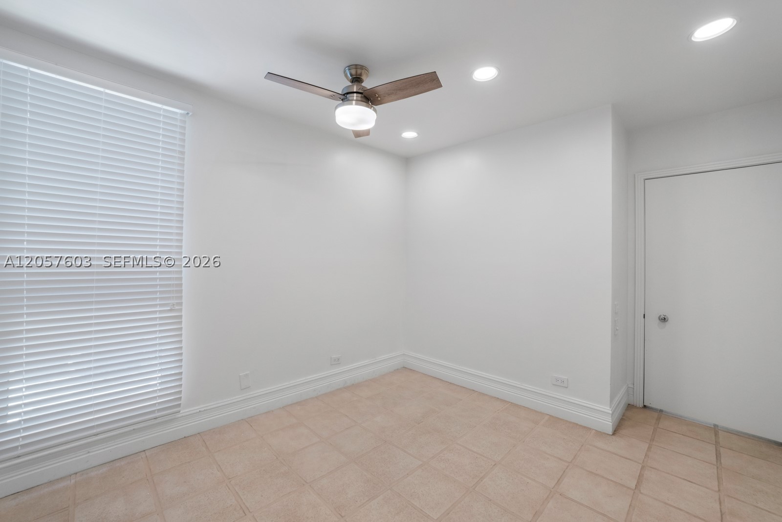 SUNSHINE VILLAS - Residential