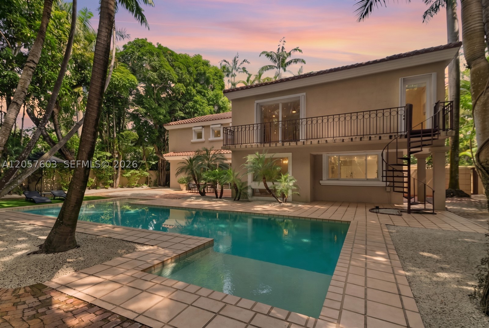 SUNSHINE VILLAS - Residential