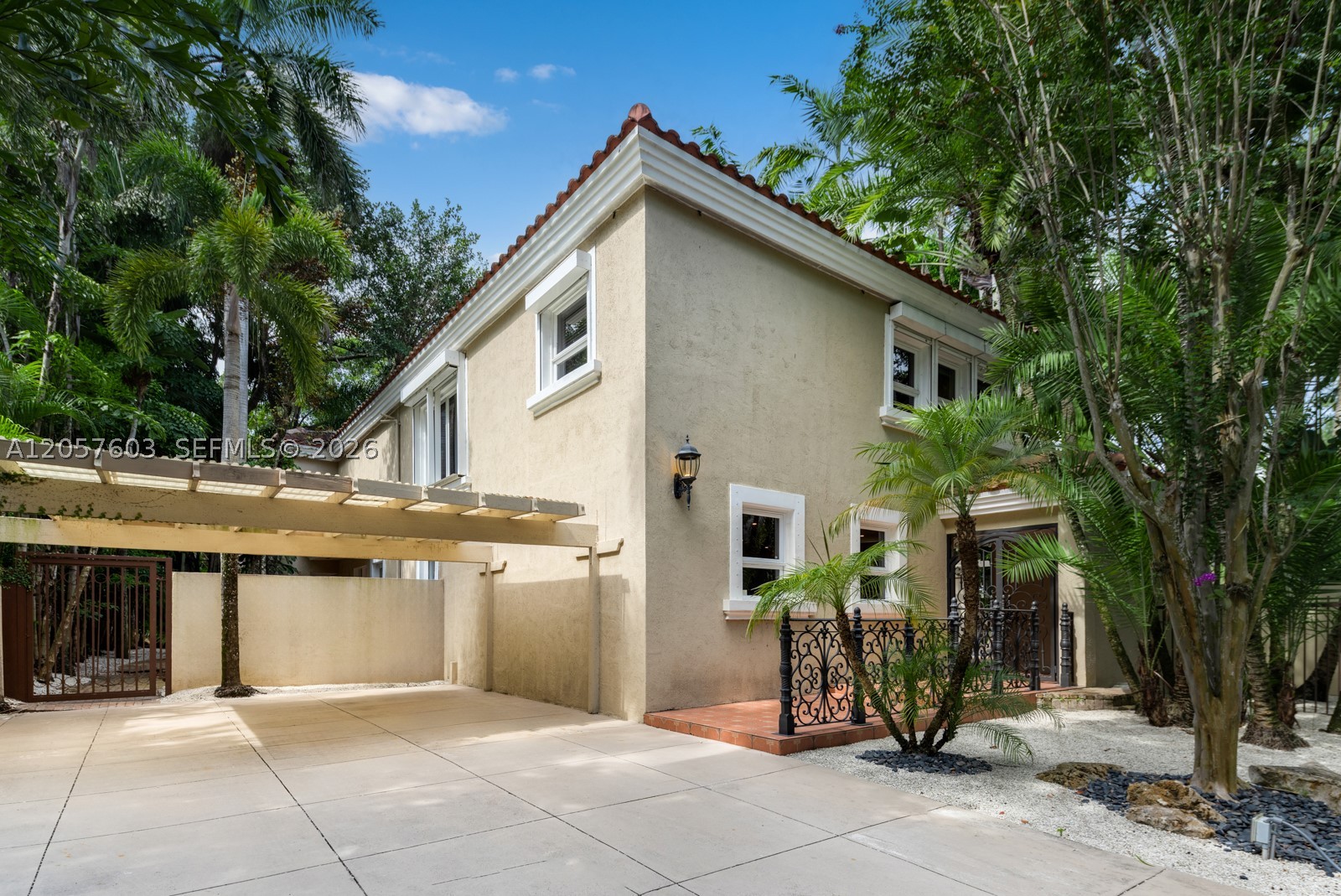 SUNSHINE VILLAS - Residential