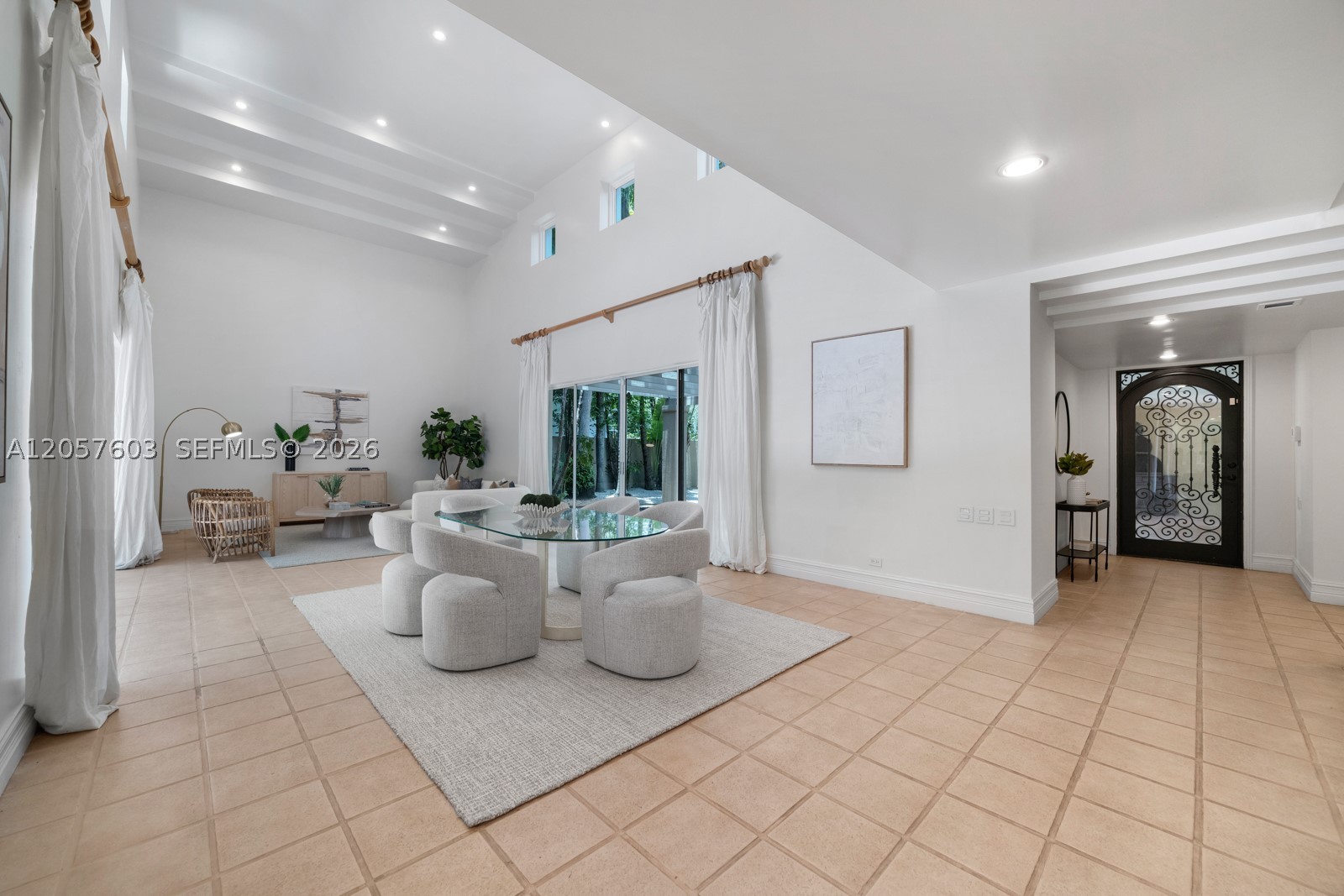 SUNSHINE VILLAS - Residential
