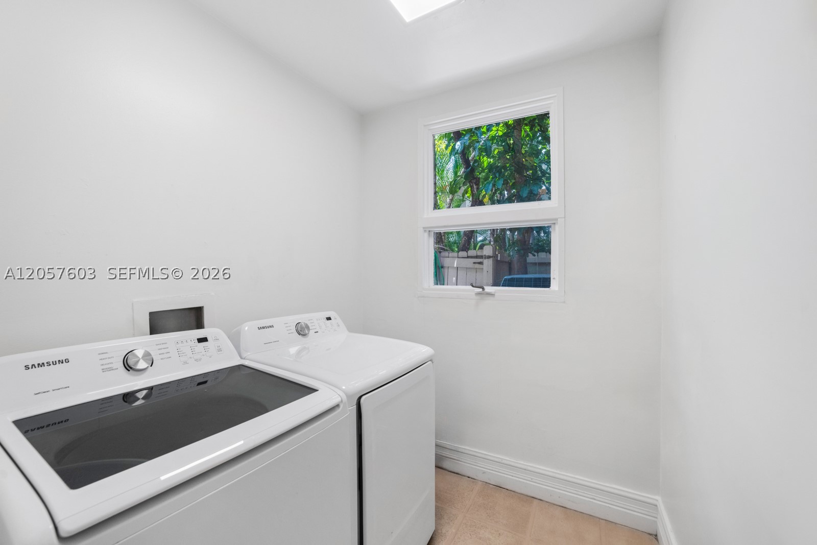 SUNSHINE VILLAS - Residential
