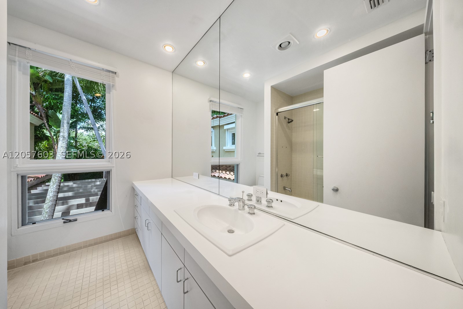 SUNSHINE VILLAS - Residential