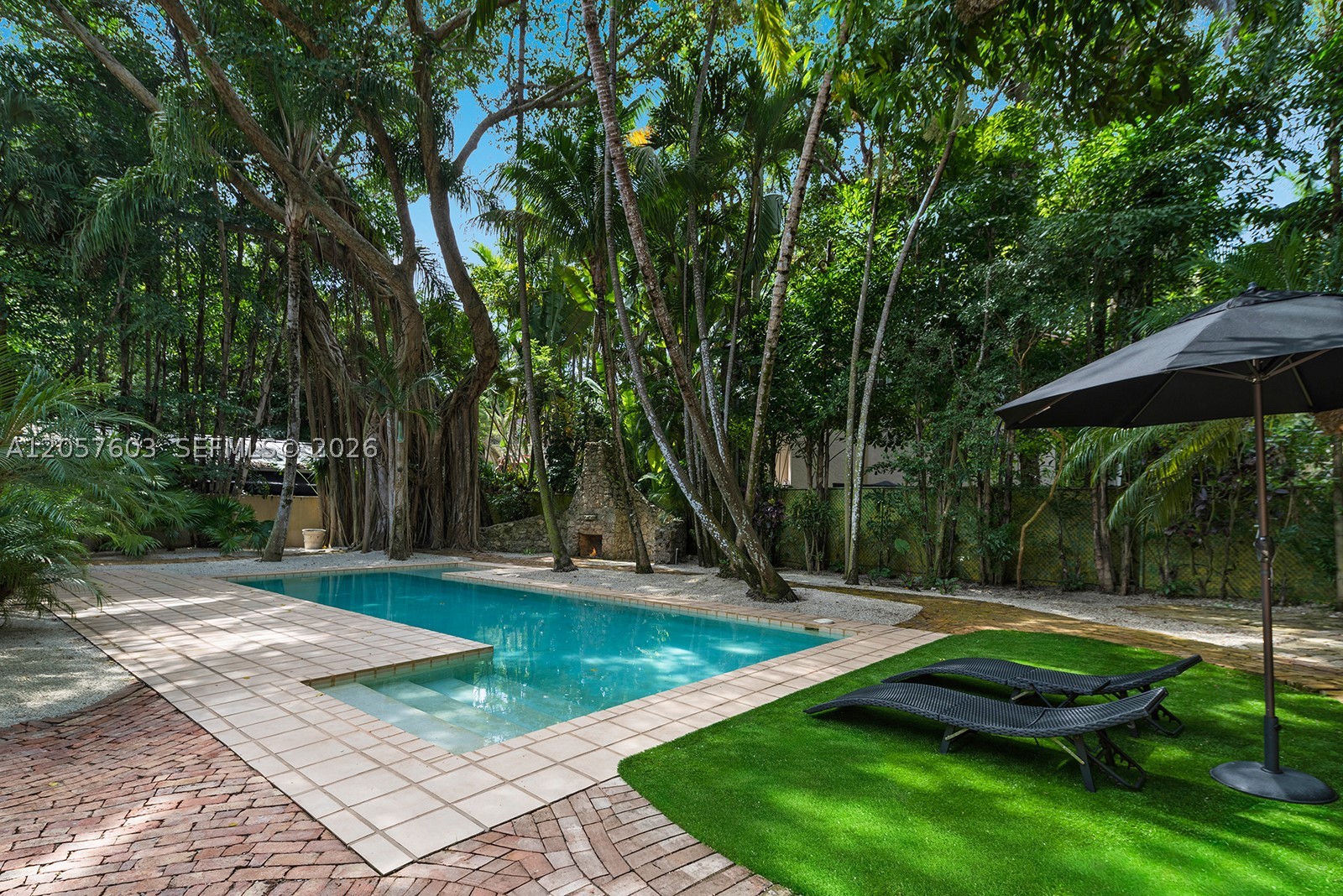 SUNSHINE VILLAS - Residential