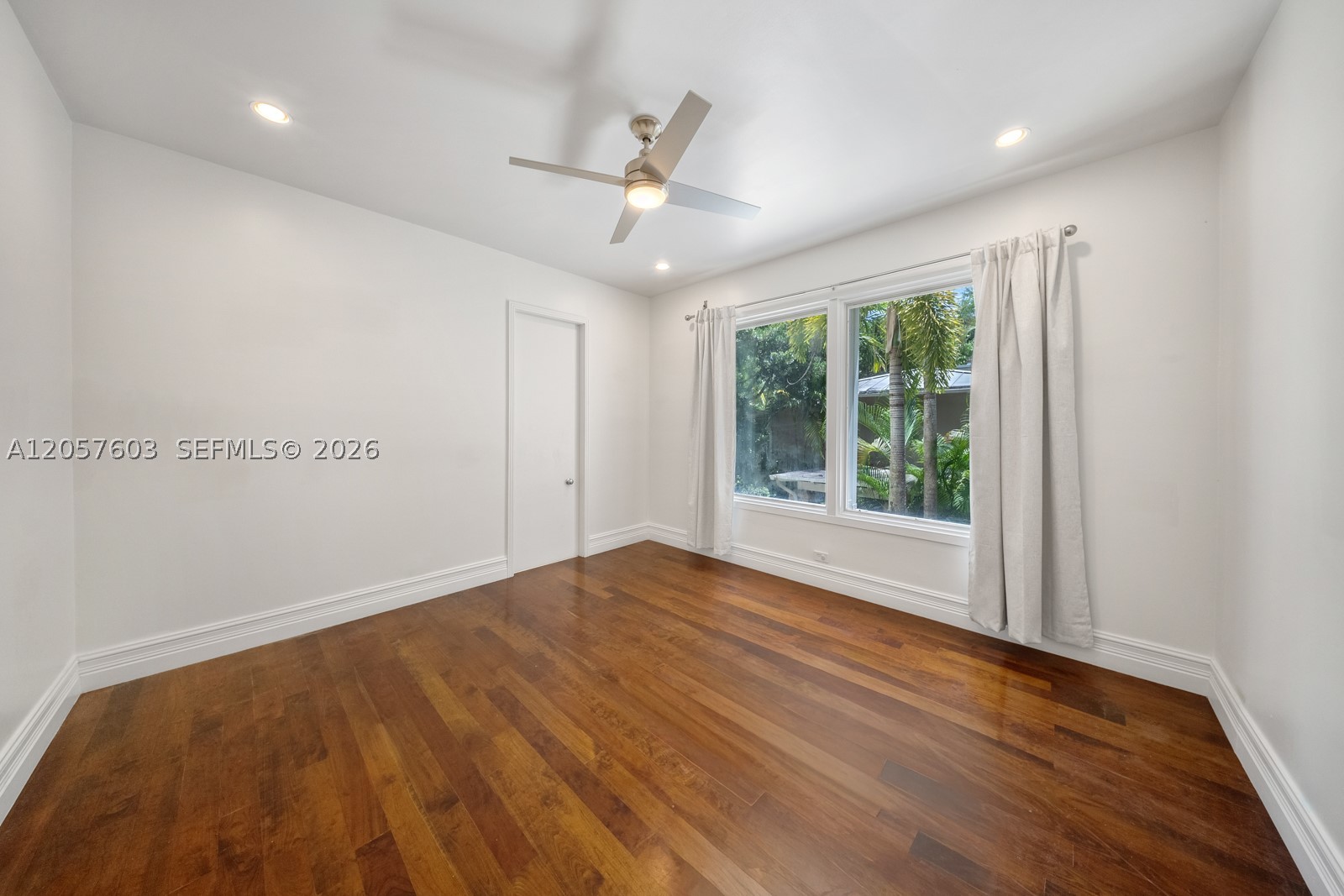 SUNSHINE VILLAS - Residential