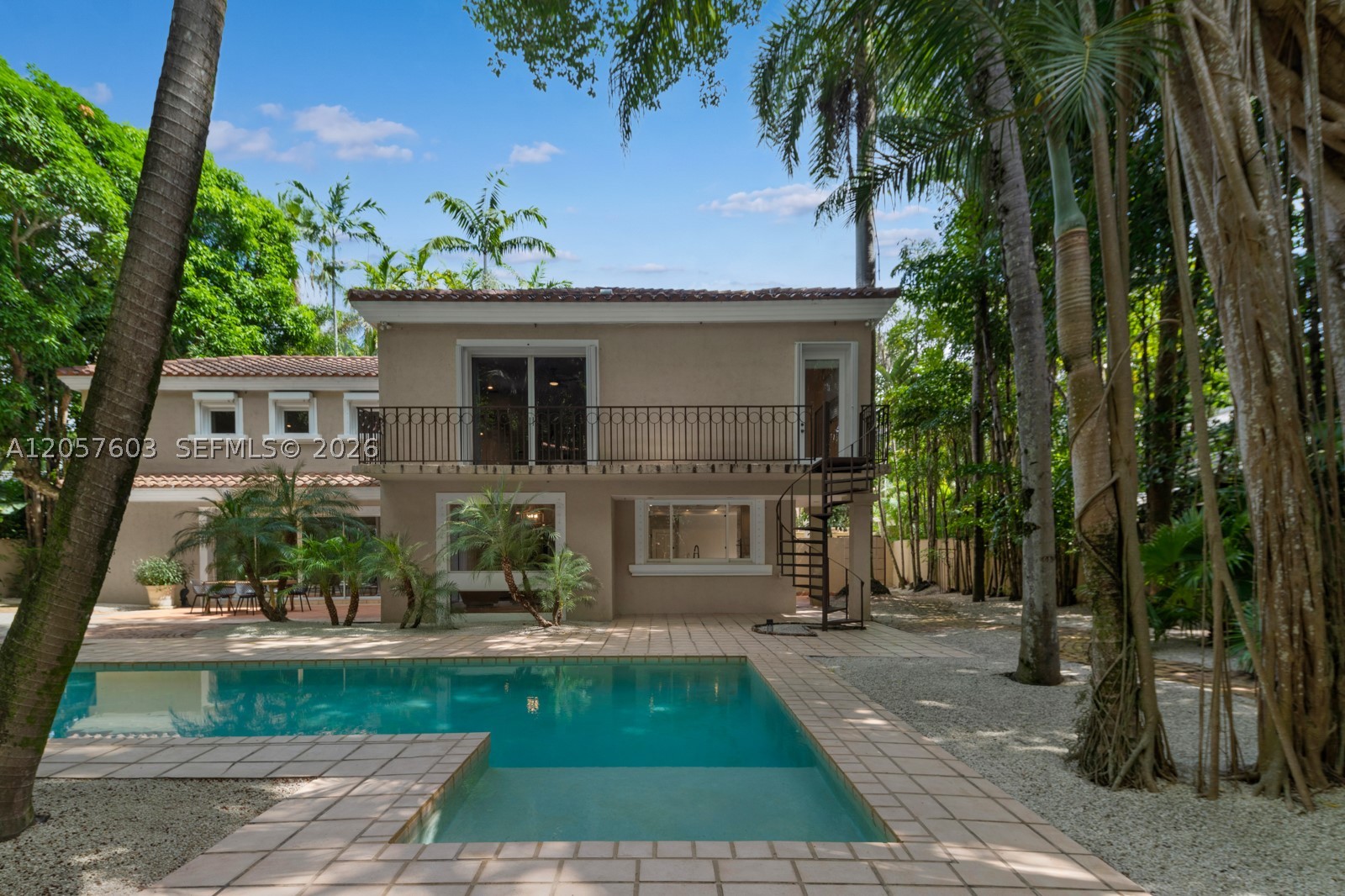 SUNSHINE VILLAS - Residential